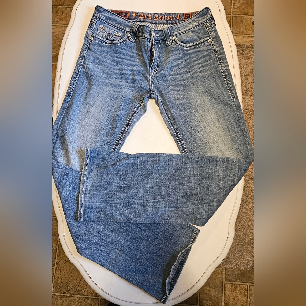 Size 31 Rock Revival Light Blue Sora Boot Cut eans